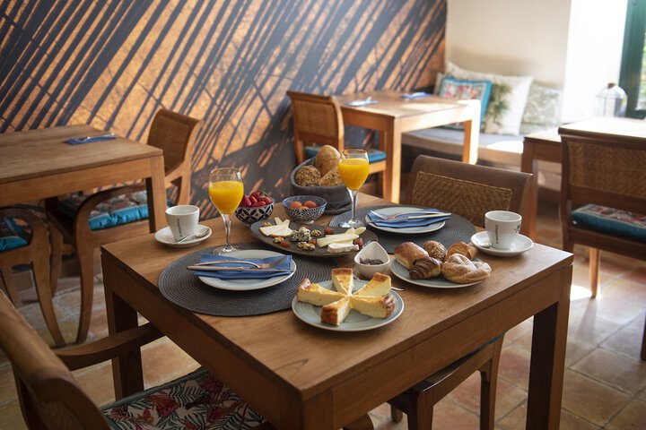 Breakfast/Coffee Service 58 of 73