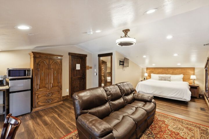 Room 10 of 225