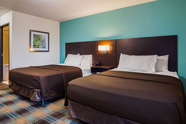 1 Queen Bed Efficiency (2 of 24)