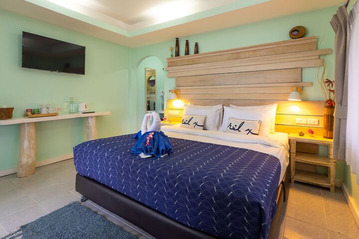 Room 15 of 80