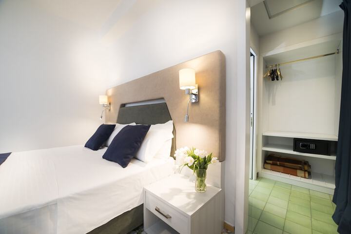 Room 15 of 85