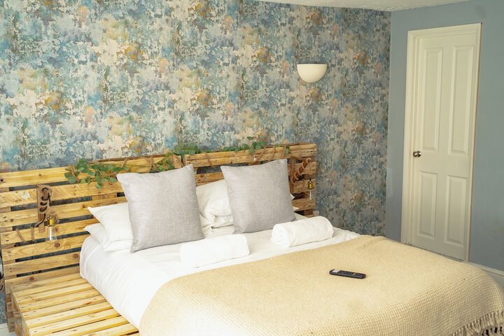 Room 16 of 117