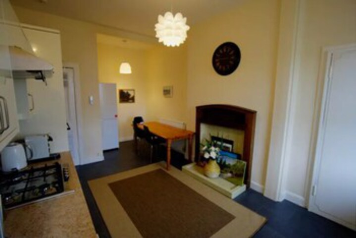 Room 9 of 30
