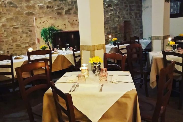 Dining 75 of 123