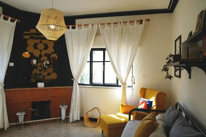 Room 4 of 19