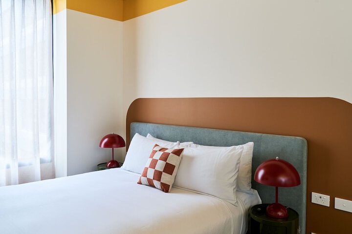 Room 10 of 46