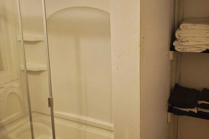 Room 10 of 71