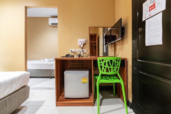 Room 28 of 70