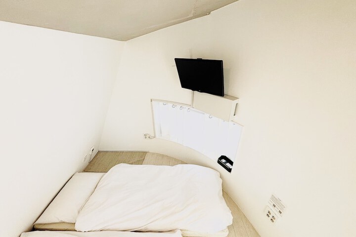 Room 60 of 96