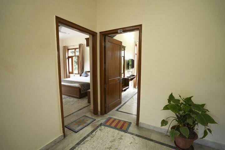 Room 38 of 60