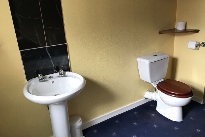 Room 43 of 49