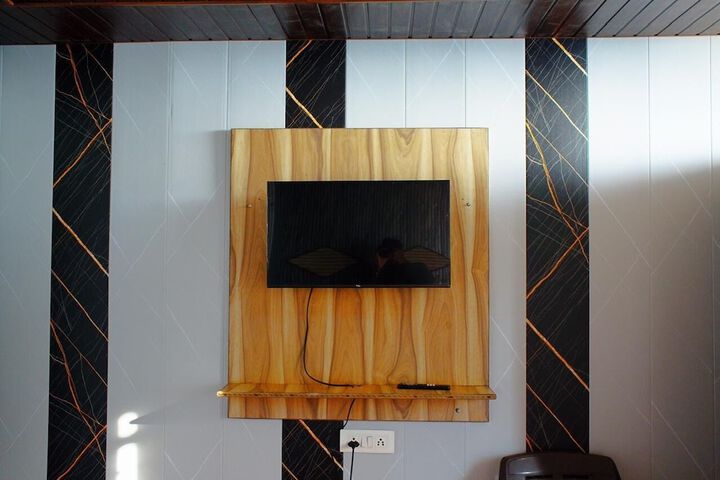 Room 10 of 34