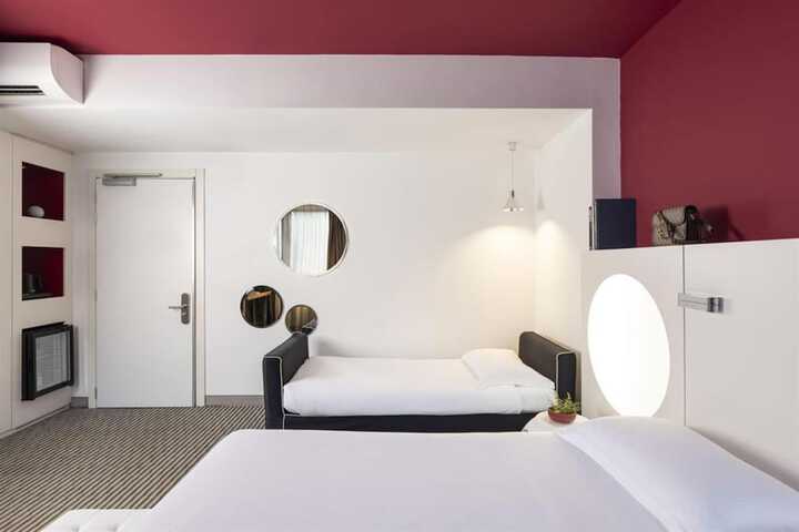 Room 15 of 133