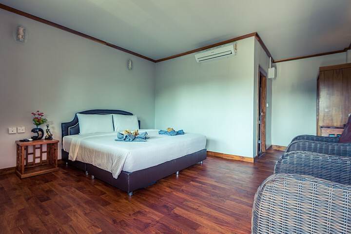 Lipe Village Resort