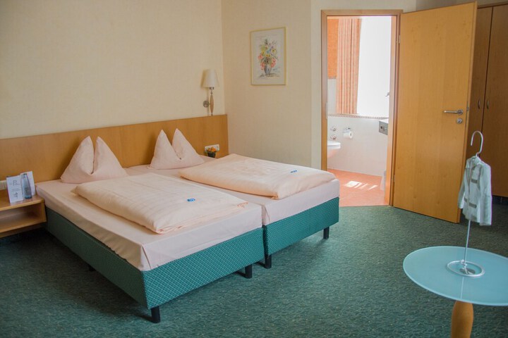 Room 6 of 47