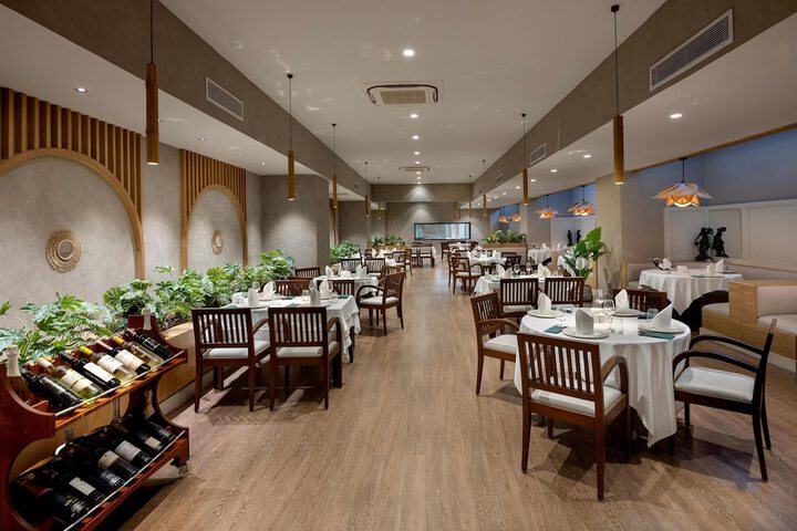Dining 218 of 341