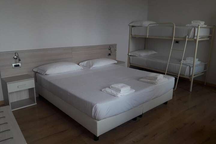 Room 11 of 35
