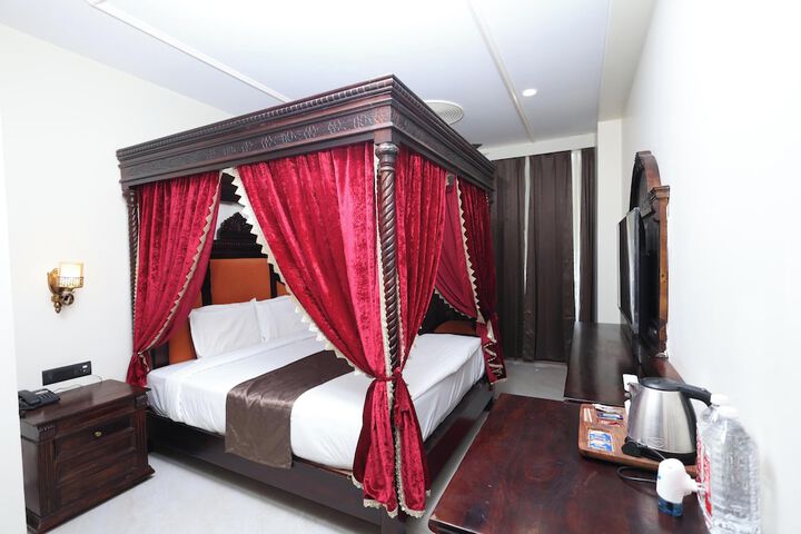 Room 74 of 136