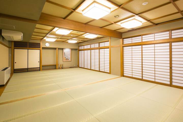 Room 10 of 31