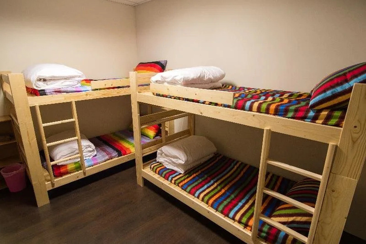 Room 4 of 16