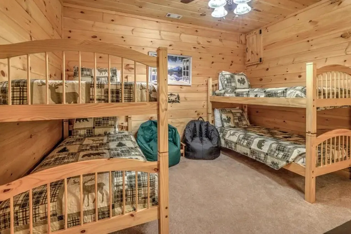 Room 4 of 18