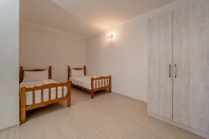 Room 15 of 64