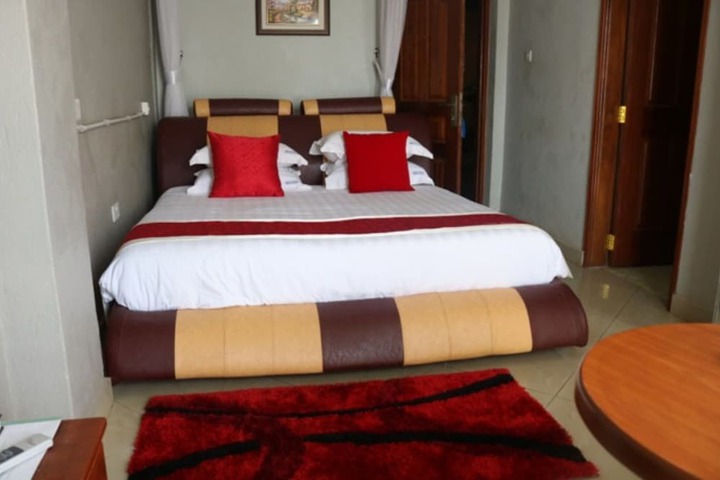 Room 6 of 25