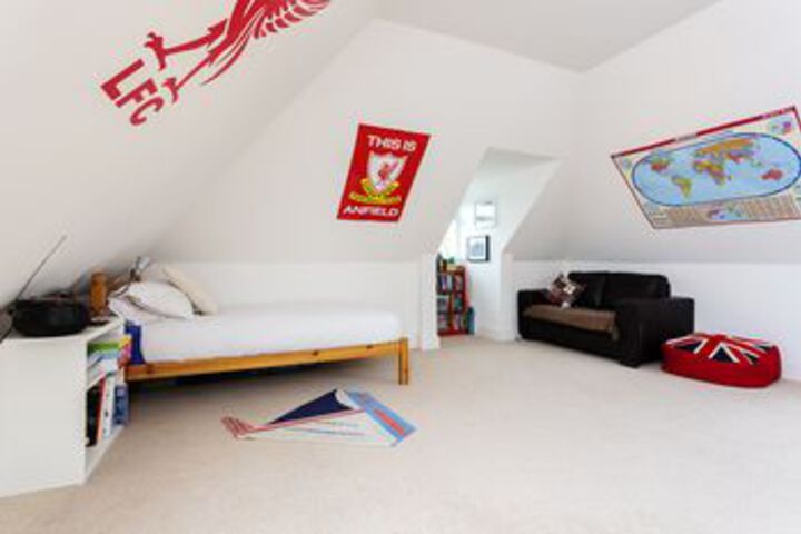 Room 11 of 30