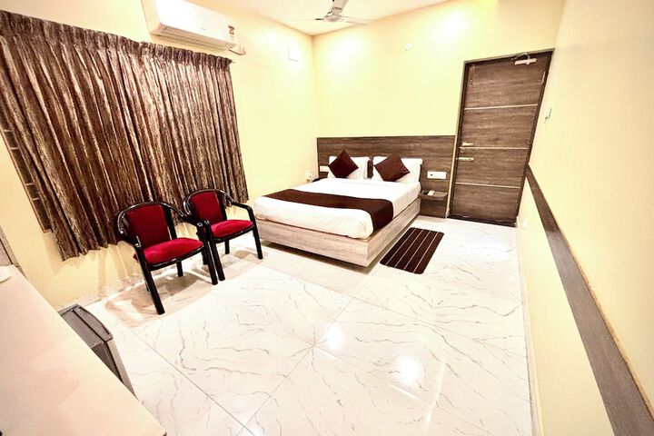 Room 8 of 20