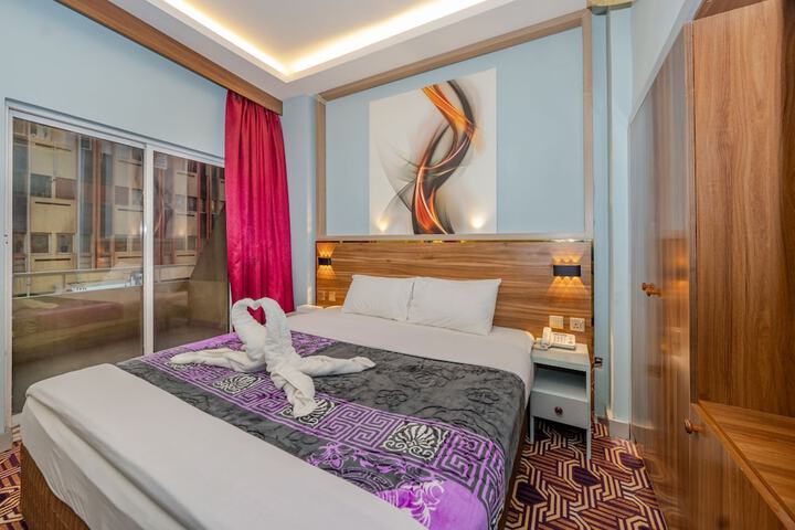 Room 6 of 26