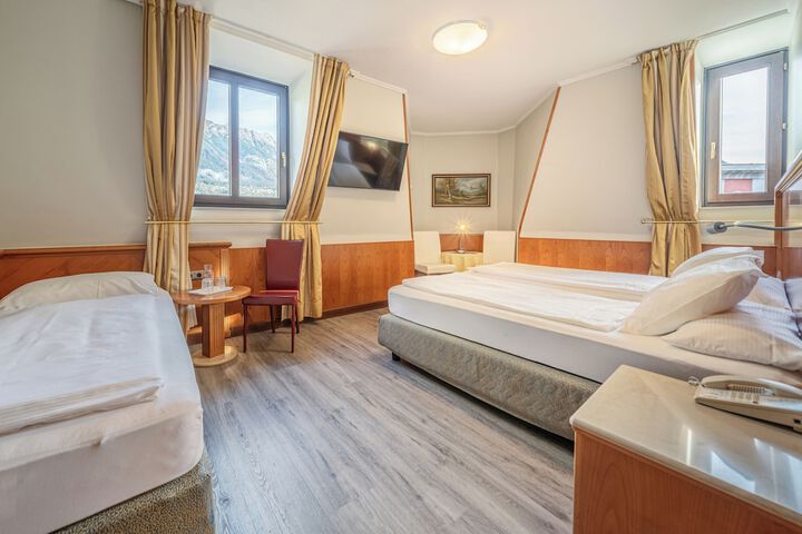 Room 49 of 104