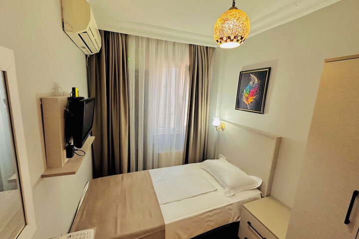 Room 10 of 56
