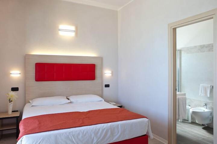 Room 9 of 29