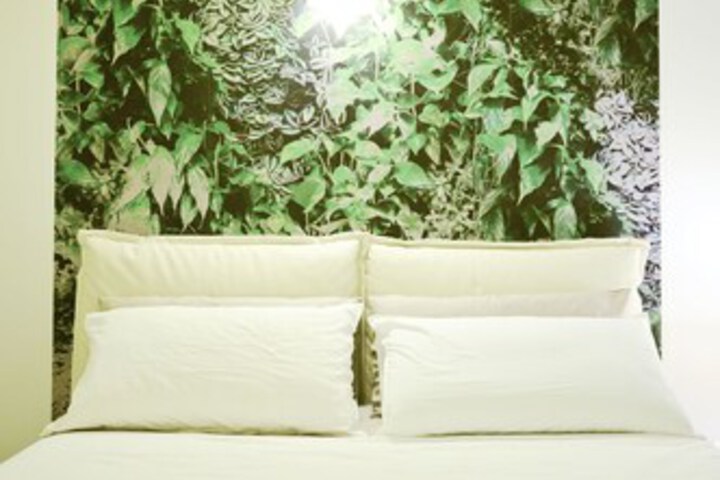 Room 5 of 18