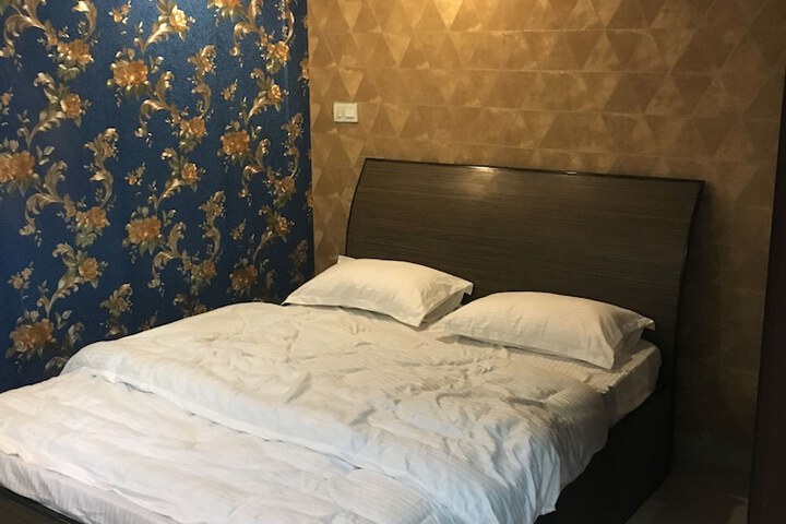 Room 3 of 11
