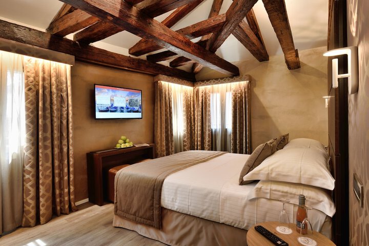 Room 13 of 54