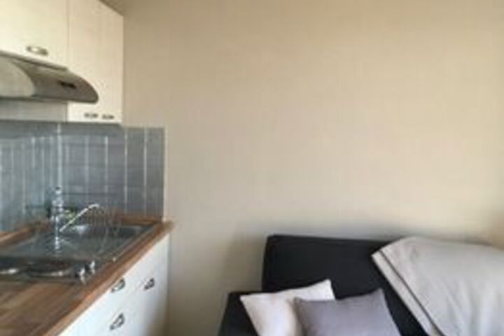 Room 11 of 11
