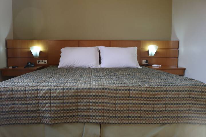 Room 10 of 40