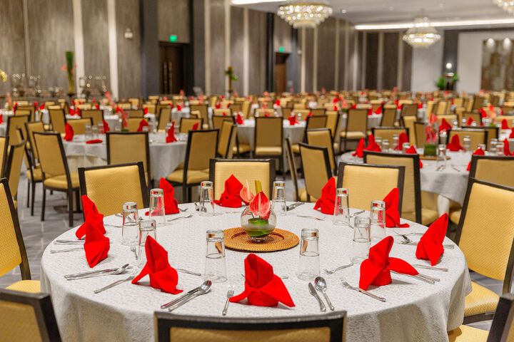 Ballroom/Hall 121 of 156