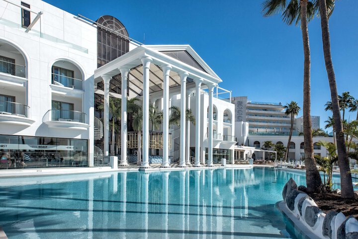 Pool Hotel