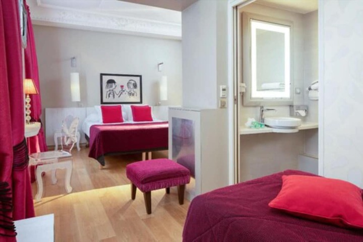 Room 28 of 61