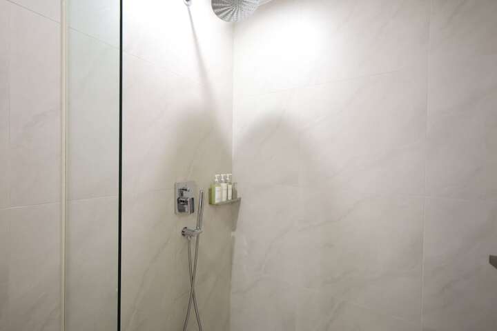 Room 62 of 75