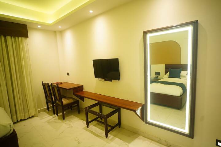 Room 12 of 111
