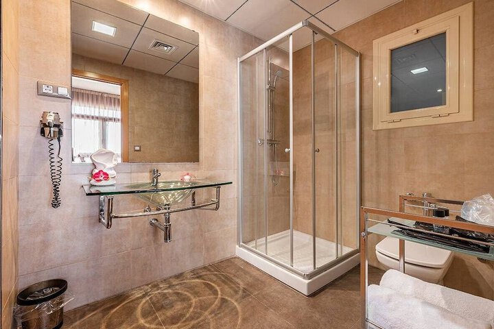 Room 20 of 27