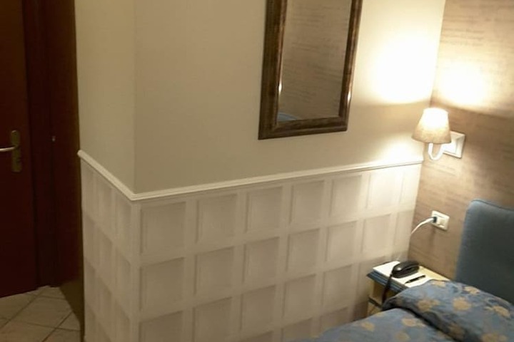 Room 20 of 39