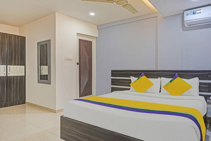 Room 16 of 25