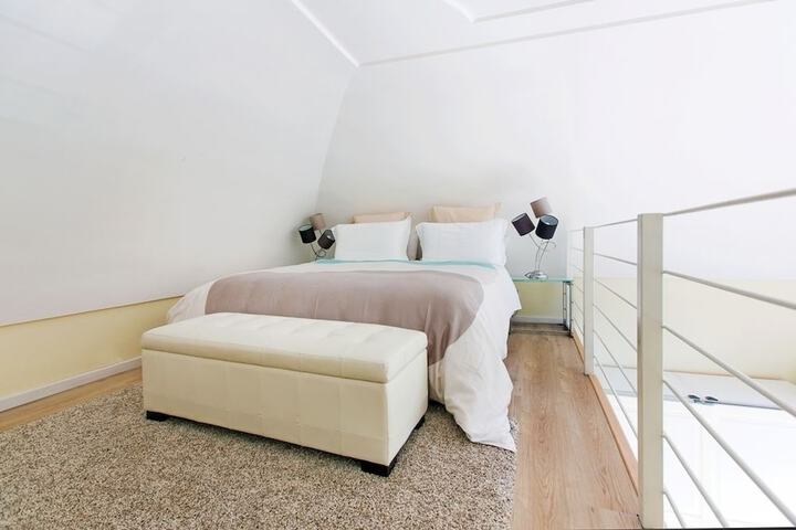 Room 3 of 50