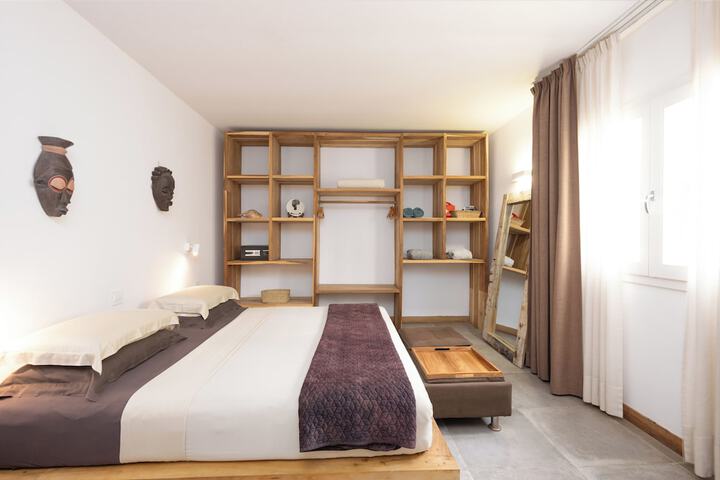Room 2 of 80