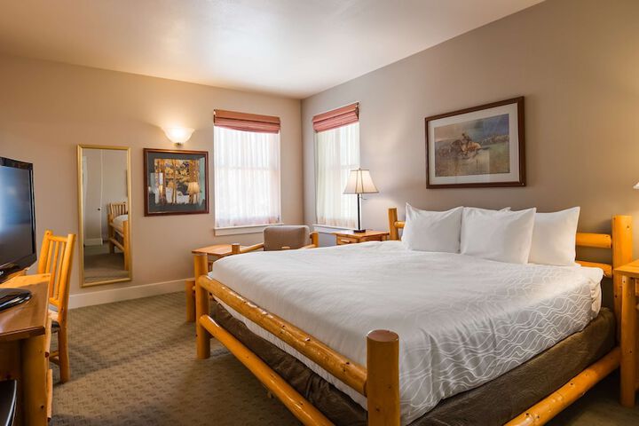 Room 5 of 28