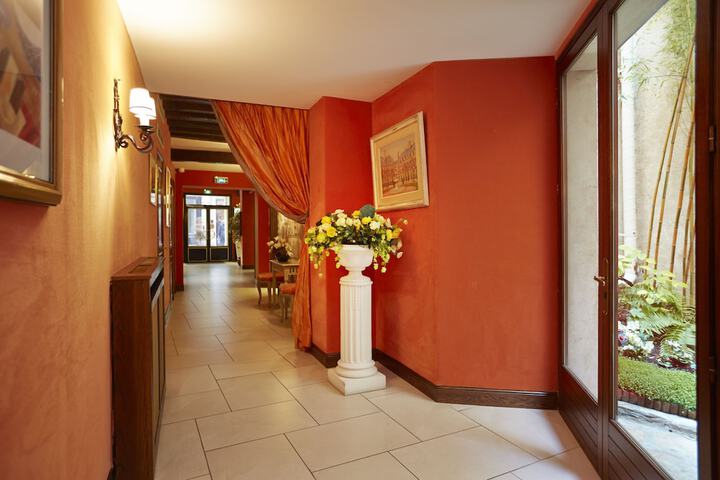 Hotel 2 of 69